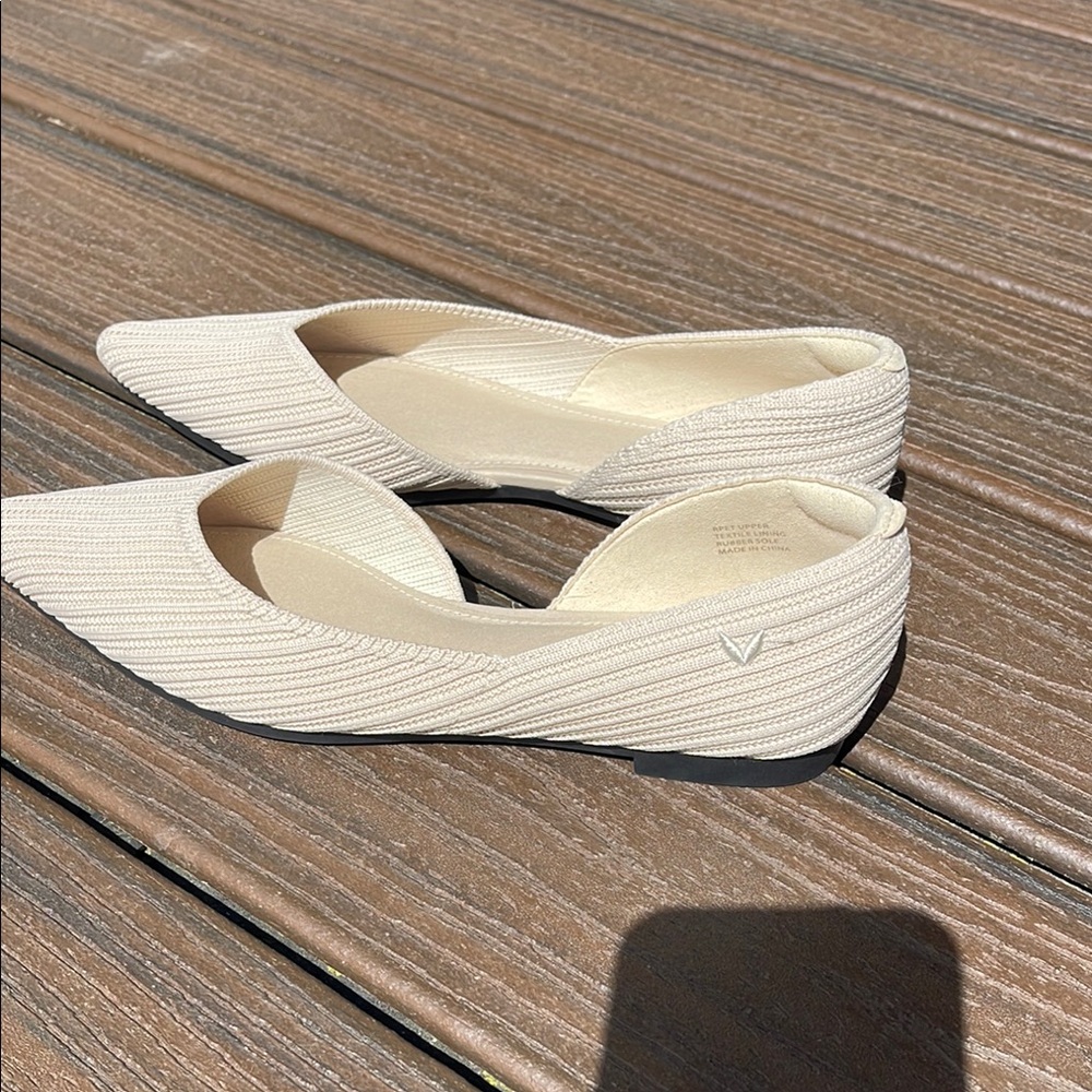 Viviana Cream Flats with Pointed Toe and Ribbed Texturenew - Picture 4 of 8